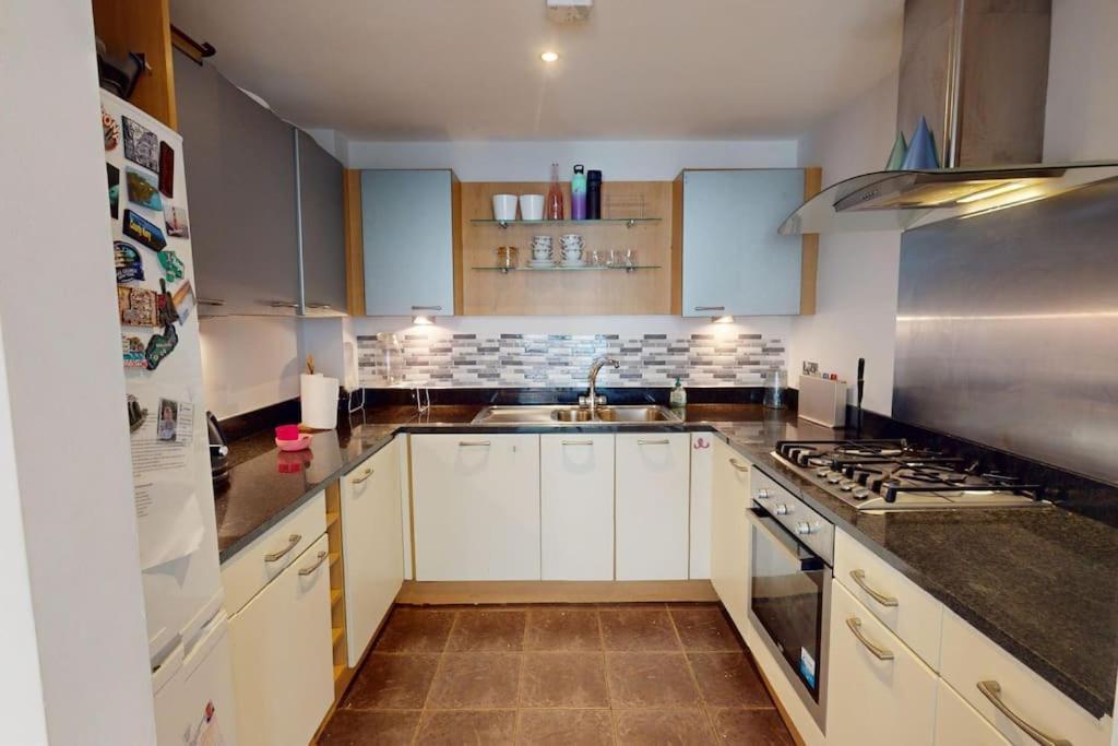 Centrally Located, Comfy 2-Bed 2-Bath Apt Dublin Exteriér fotografie