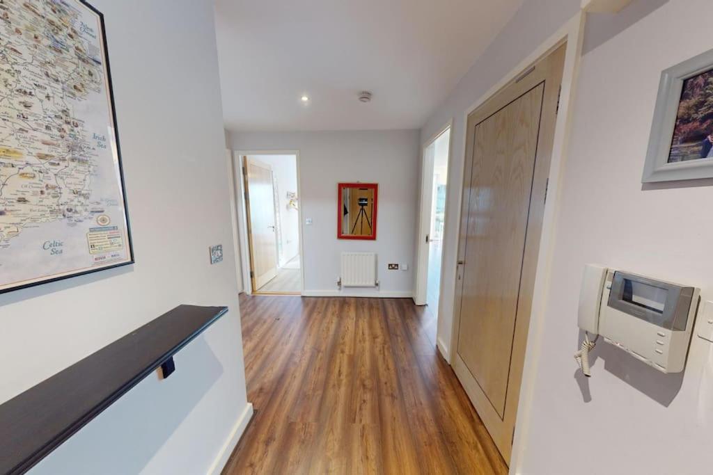 Centrally Located, Comfy 2-Bed 2-Bath Apt Dublin Exteriér fotografie